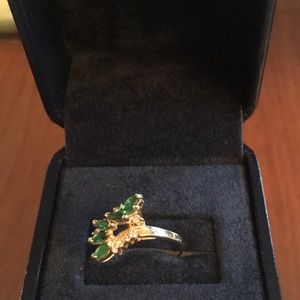 Beautiful emerald ring with diamonds